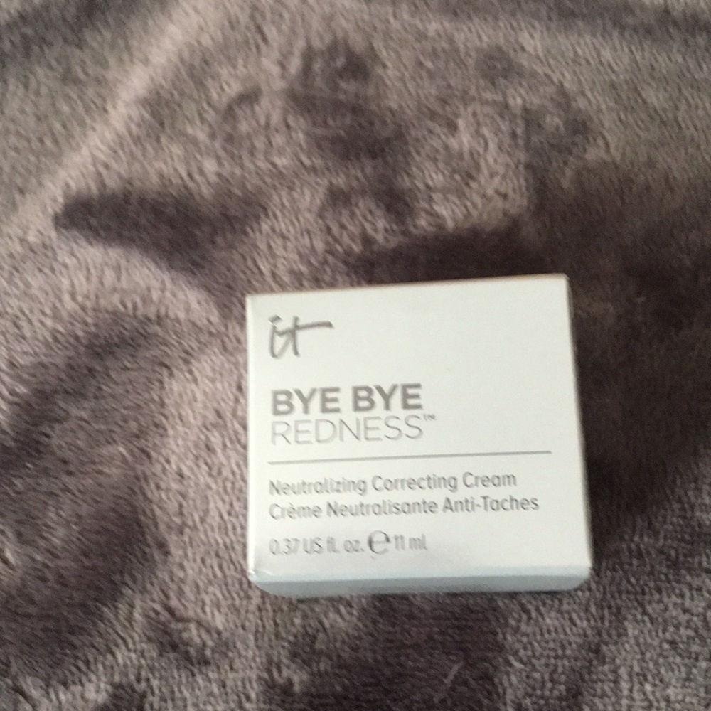 it cosmetics bye bye redness